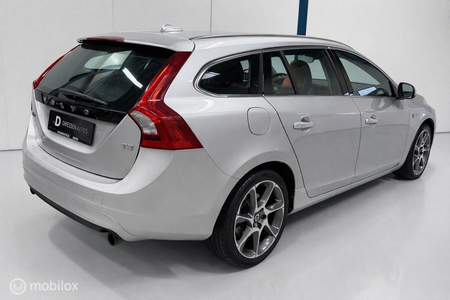 Volvo V60 2.0 T3 Ocean Race LEER / XENON, Auto's, Volvo, Gebruikt, 4 cilinders, 1969 cc, Leder