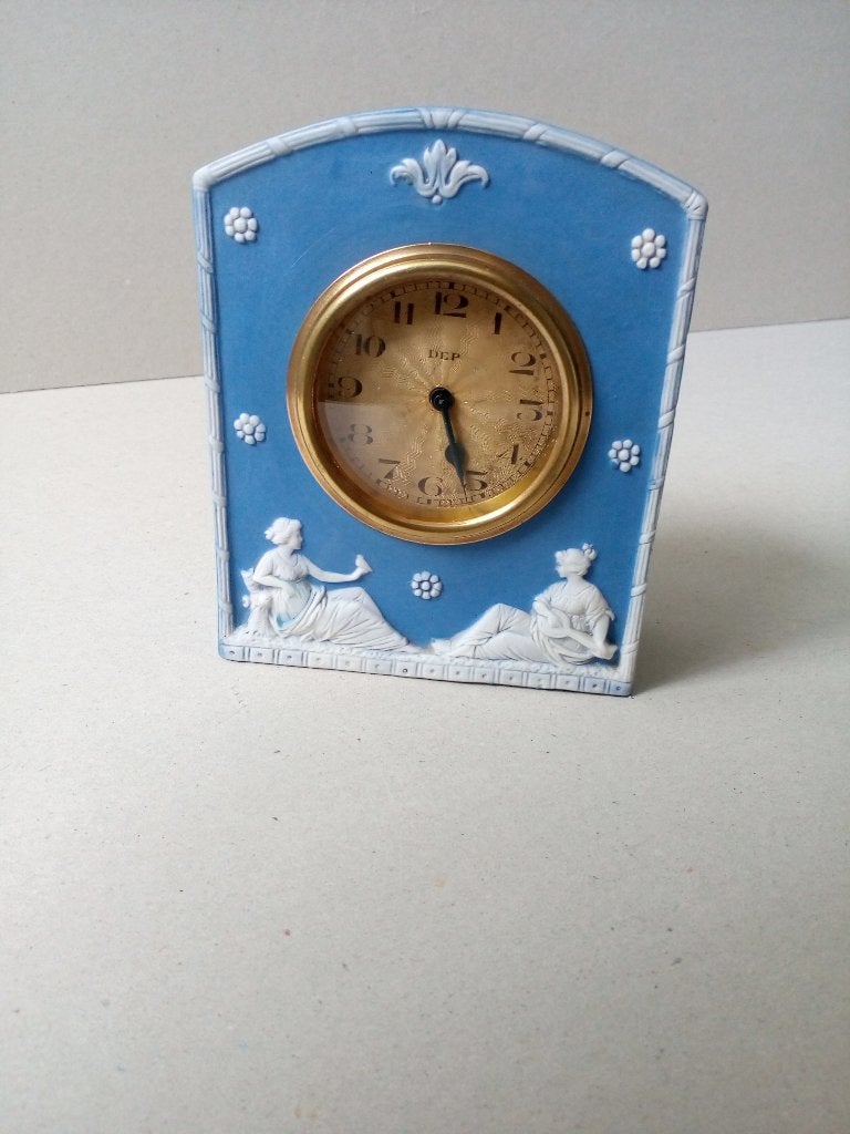 Antiek Wedgwood Jasperware tafelklokje met klassieke figuren, Antiek en Kunst, Ophalen of Verzenden