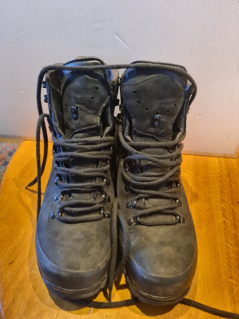 Meindl bergschoenen maat 43 zwart, Ophalen of Verzenden, Zo goed als nieuw, Schoenen