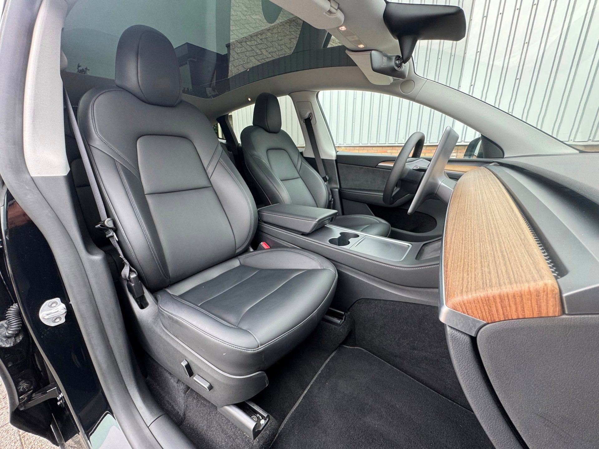 Foto 22 van Tesla MODEL Y Long Range AWD 75kWh FSD/ SOH 94,4