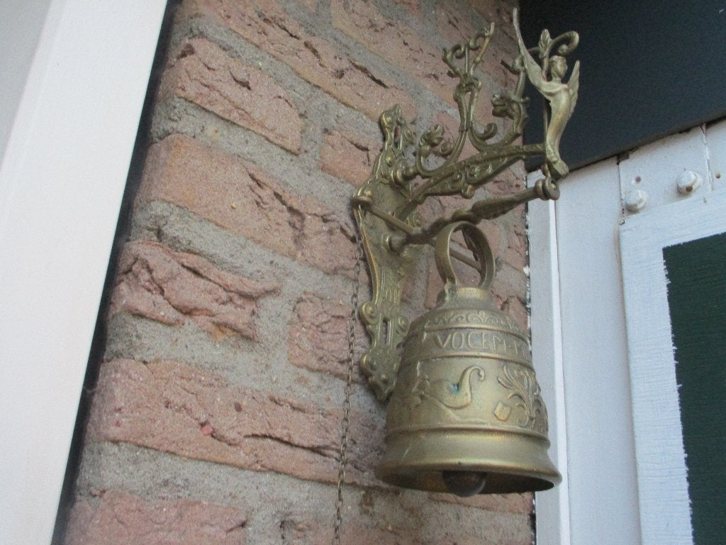 Bronzen Kloster/Poortbel.v.a 65,00e, Ophalen