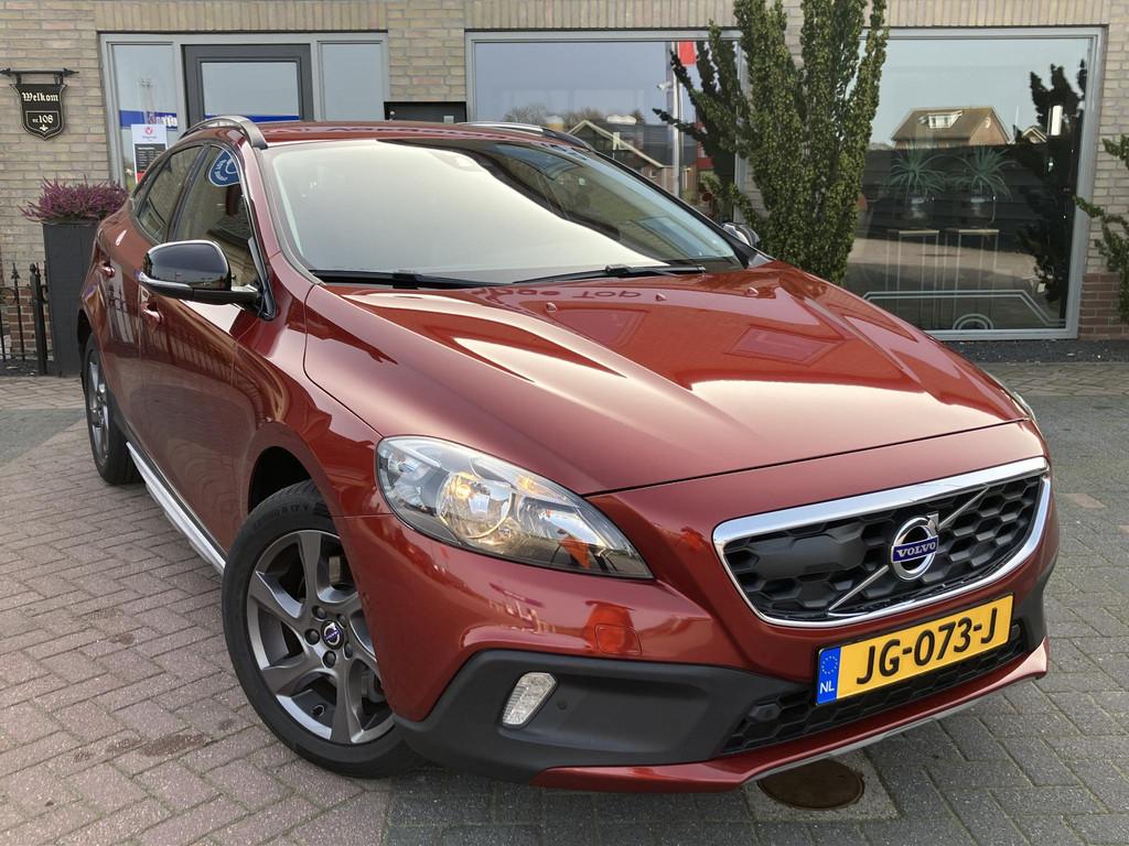 Volvo V40 Cross Country 1.5 T3 Summum | Trekhaak | ACC | BLI, Auto's, Euro 6, 700 kg, 152 pk, Automatische klimaatregeling