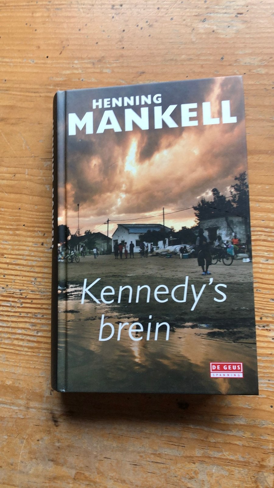 Kennedy's brein - Henning Mankell (Misdaadroman), Ophalen of Verzenden, Zo goed als nieuw, Europa overig