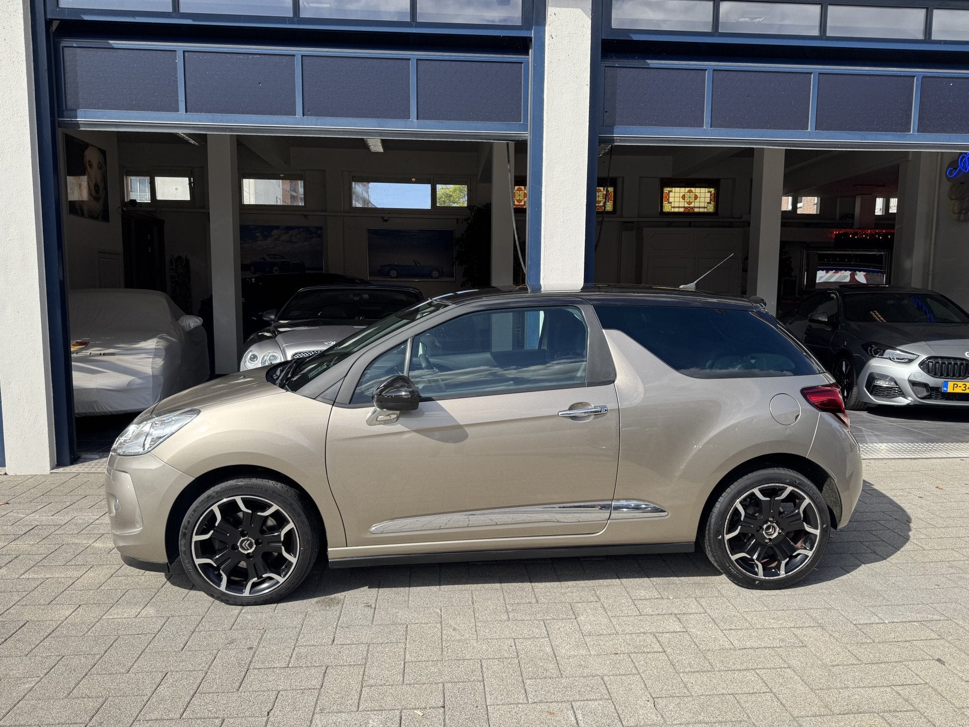 Citroën DS3 1.6 VTi So Chic AUTOMAAT. (bj 2010), Auto's, Euro 5, Gebruikt, 4 cilinders, Bedrijf