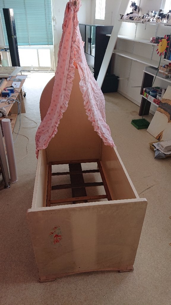 Antieke Jaren '40 kinderbed - Charmant en Authentiek, Ophalen