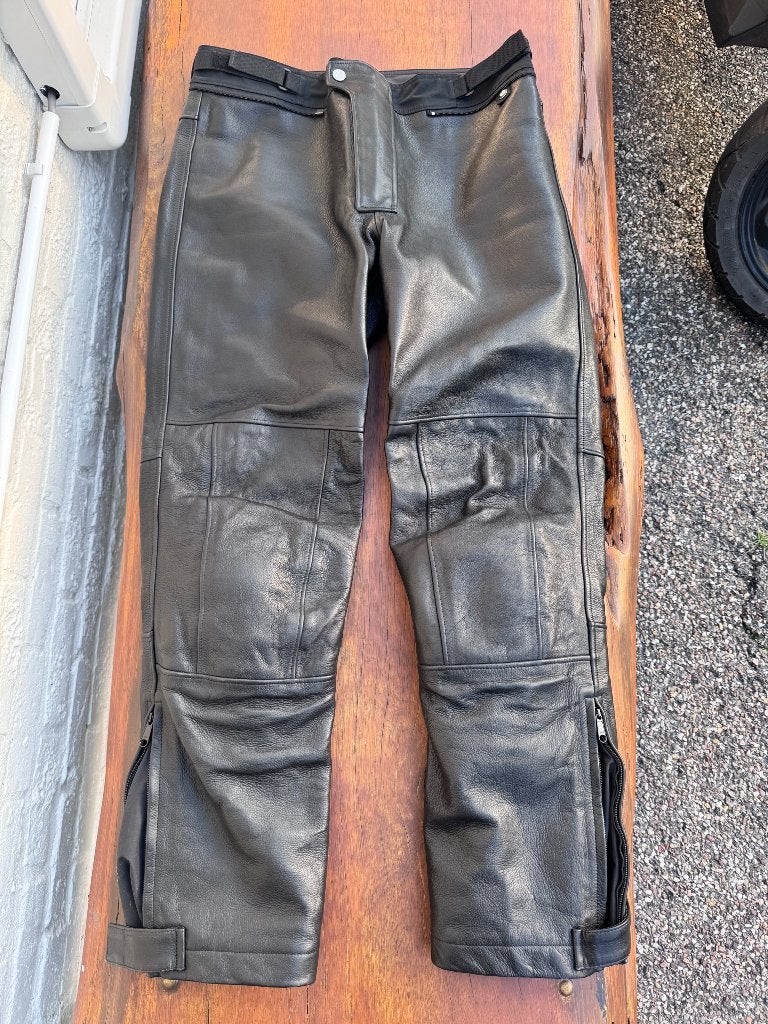BMW Motorrad leren motorbroek (Atlantis 4) Gore-Tex maat 56, Motoren, Kleding | Motorkleding, Ophalen of Verzenden, Tweedehands
