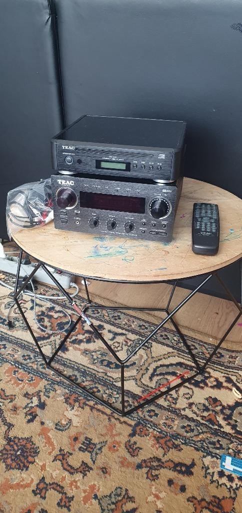 Teac versterker en Cd set, Draagbaar, Zo goed als nieuw, Tuner of Radio, Ophalen