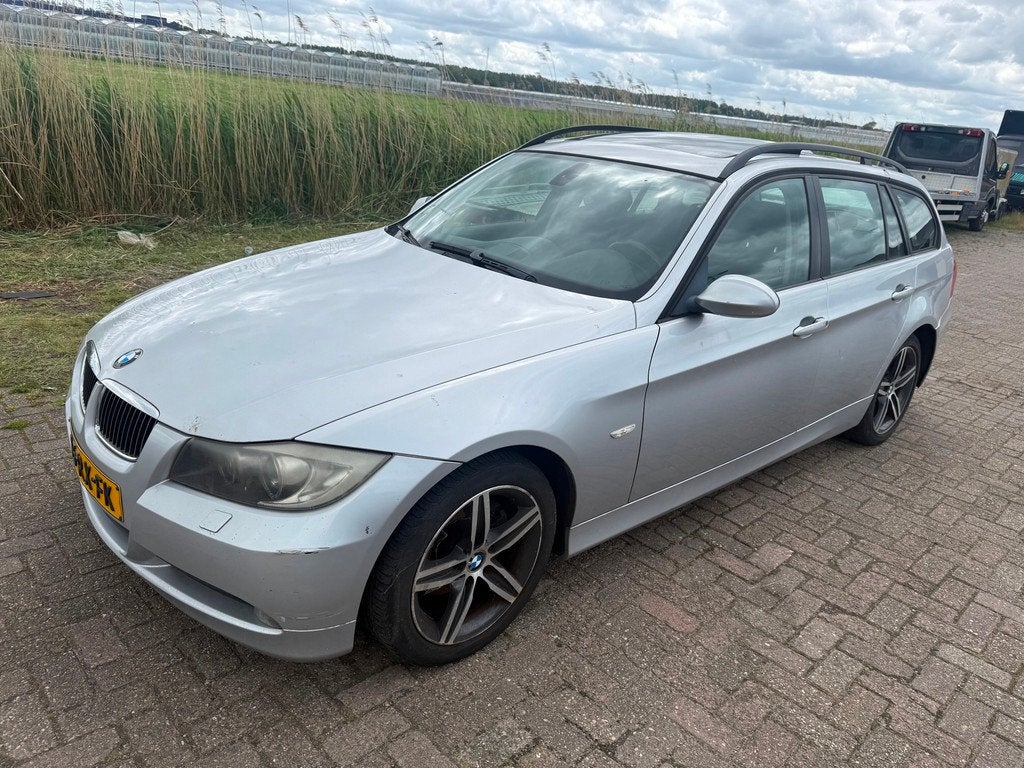 BMW 3-serie Touring 320i Dynamic Executive voor export of ho, Auto's, Automaat, Achterwielaandrijving, 4 cilinders, 150 pk
