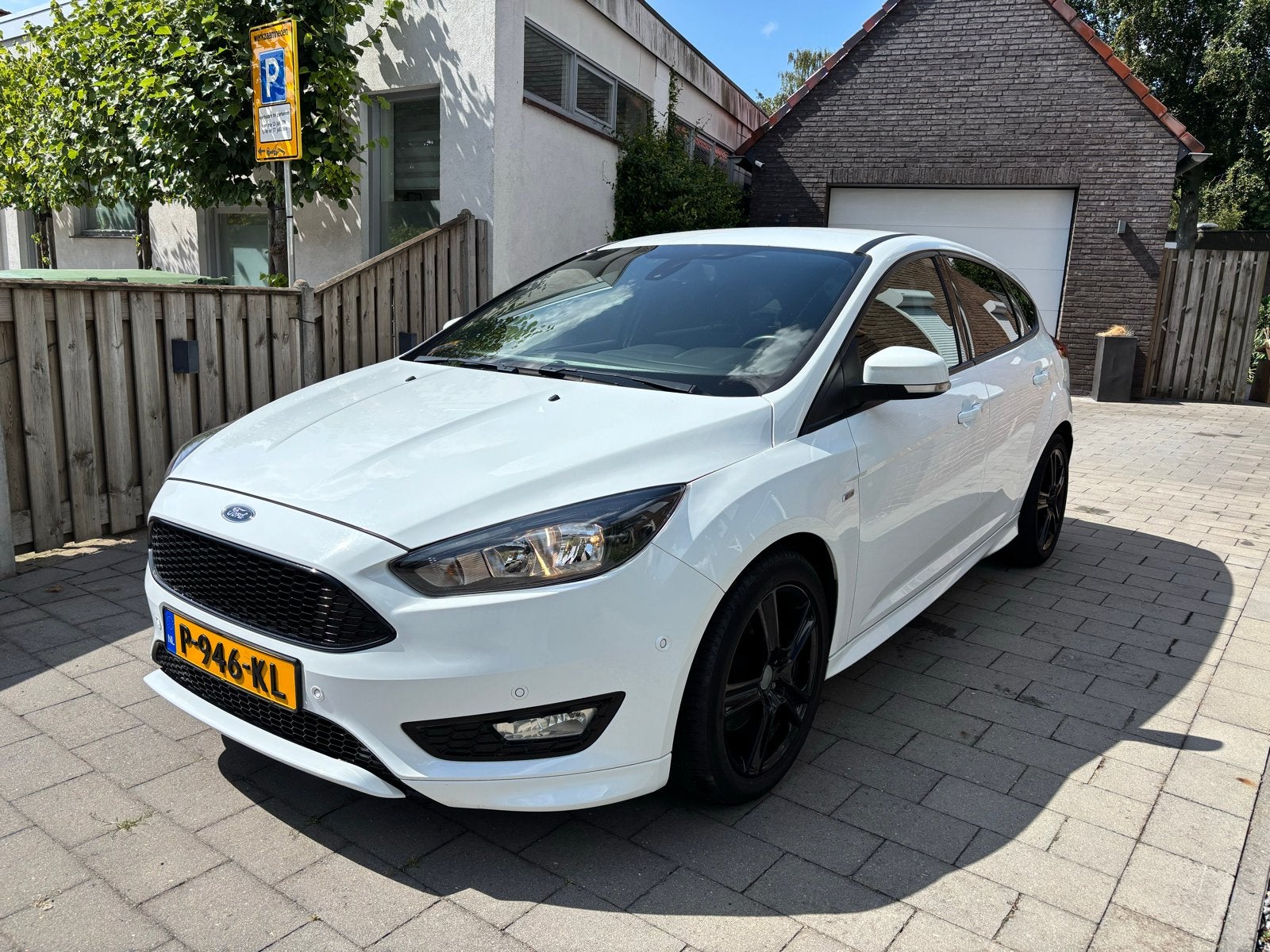 Ford Focus 1.5 Ecoboost ST line 110KW 5-D 2016 Wit, Auto's, Ford, Particulier, Focus, ABS, Airbags, Airconditioning, Alarm, Bluetooth
