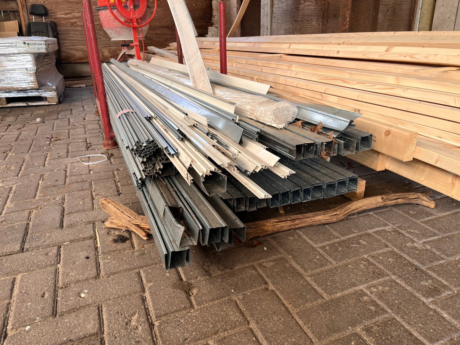 Partij metal stud metalstud profielen U50 en afwerkprofielen, Ophalen, Zo goed als nieuw