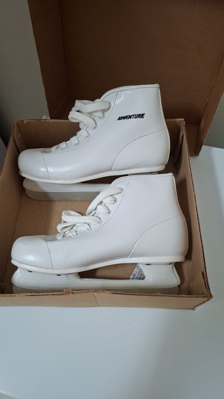 Witte Adventure kunstschaatsen maat 36 met originele doos, Ophalen of Verzenden, Gebruikt, Kunstschaatsen, Overige merken