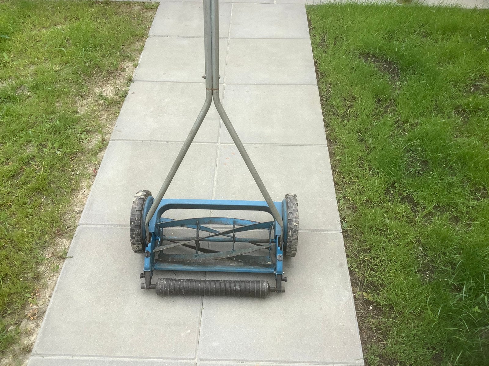 Gratis grasmaaier Merk Husqvarna Diamant 40, Gebruikt, Handgrasmaaier, Ophalen of Verzenden, Opvangbak