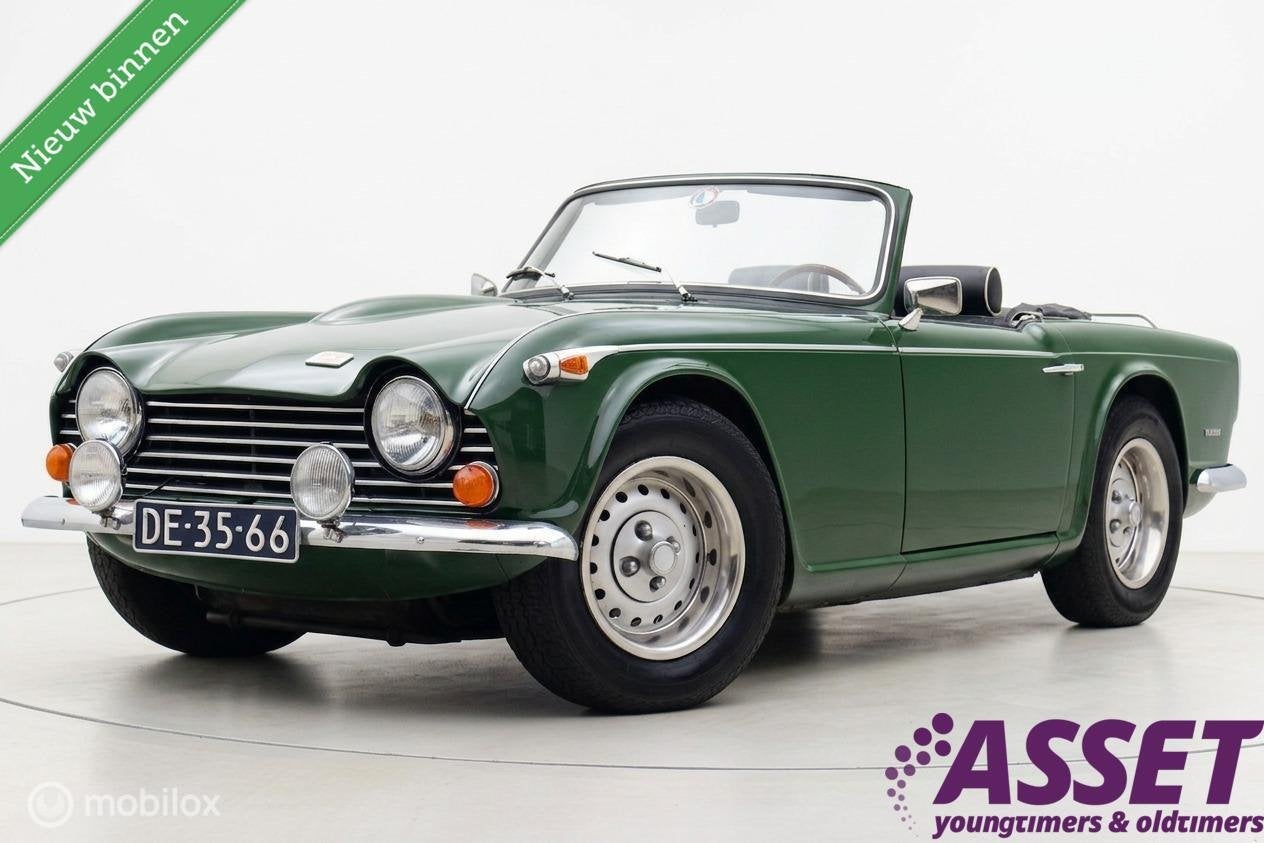 Gebruiksklare Triumph TR4 met 6-cilinder uit TR250 / TR5, Auto's, Achterwielaandrijving, Zwart, Cabriolet, Triumph