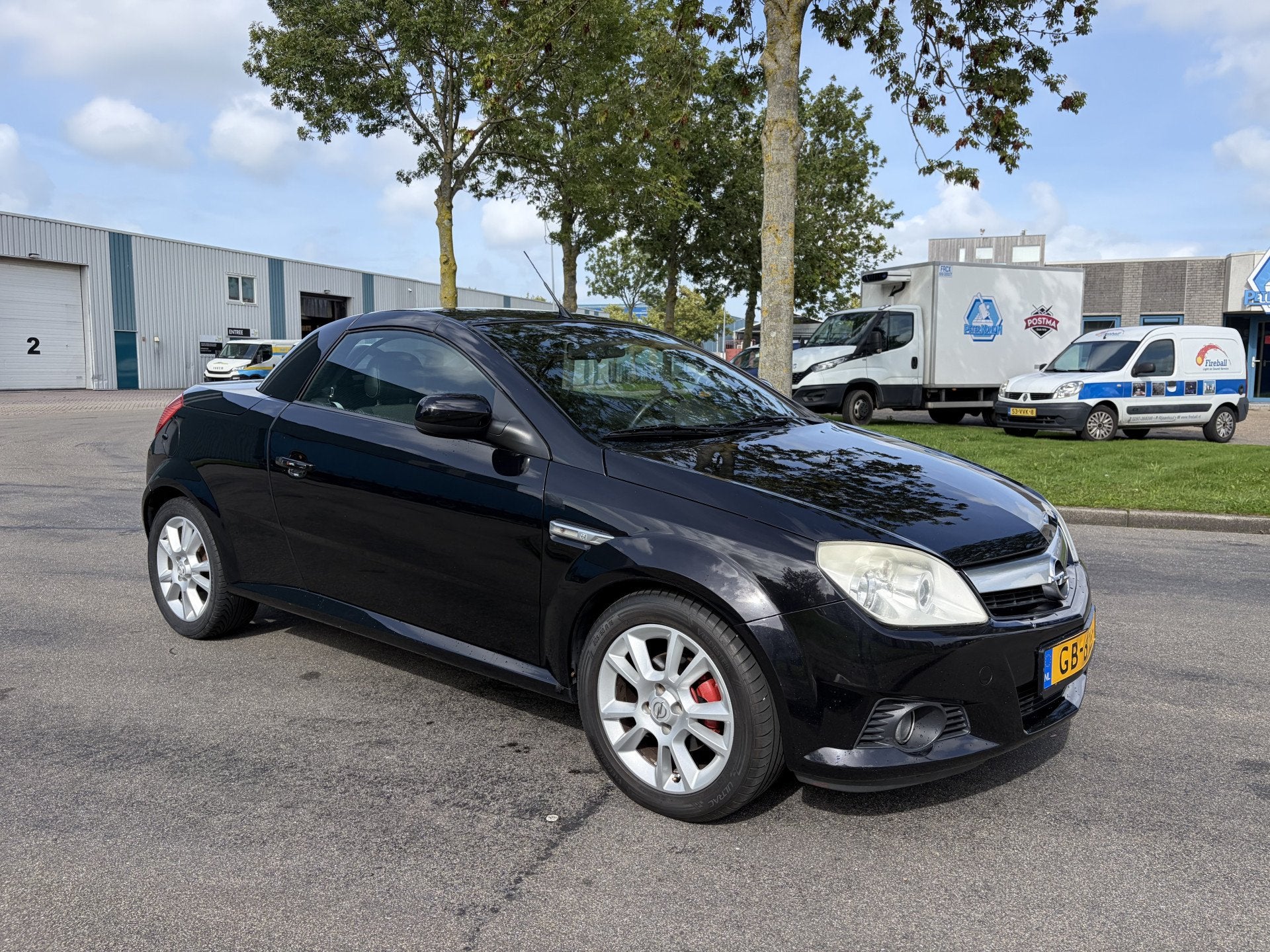 Opel Tigra TwinTop 1.4-16V Enjoy Automaat 90 PK. Leuke inrui, Auto's, Gebruikt, 4 cilinders, Cabriolet, Bedrijf