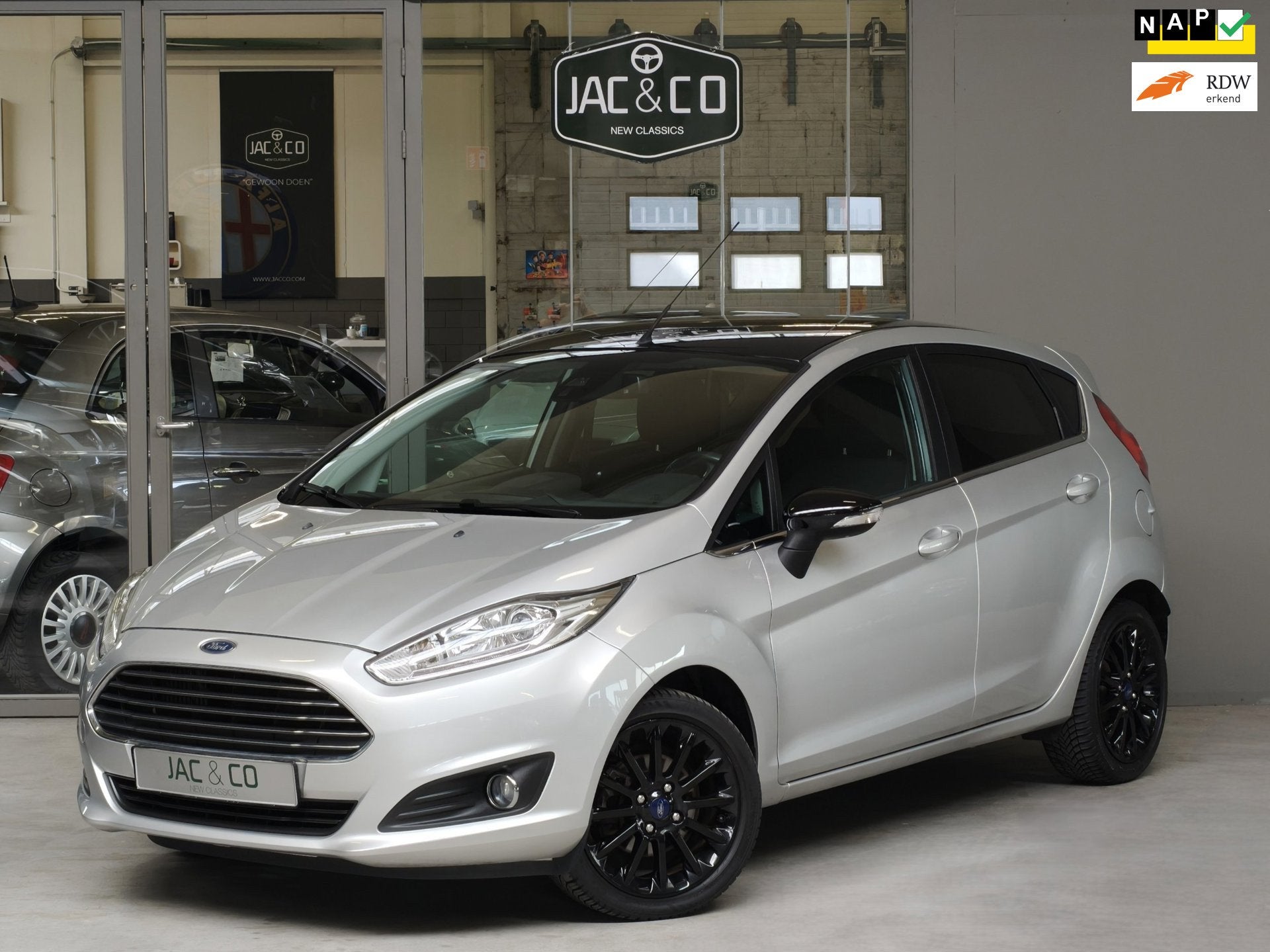 Ford Fiesta 100-PK Silver Edition / Distributieriem NIEUW!, Auto's, Voorwielaandrijving, Dealer onderhouden, 23 km/l, Origineel Nederlands