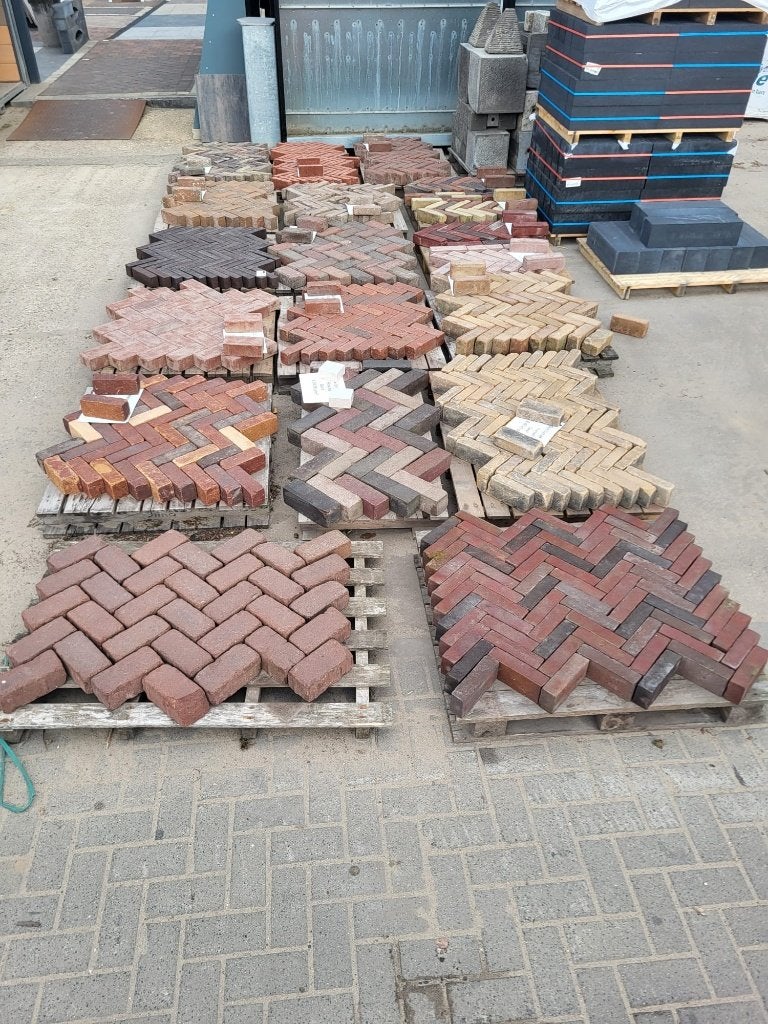 Foto 5 van Grote hoeveelheden / soorten gebruikte hard gebakken klinker
