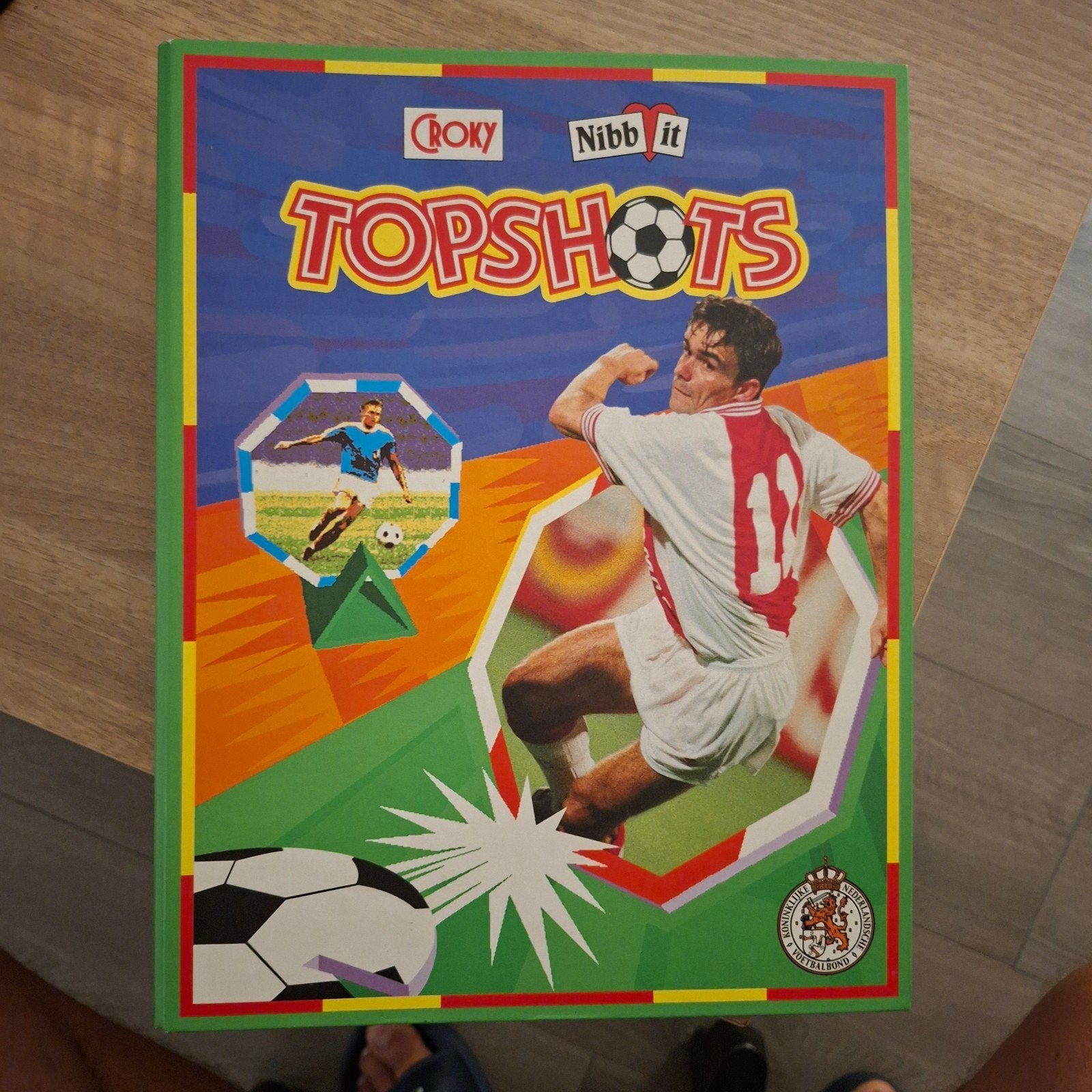 Flippo,s voetbal album jaren 90 helemaal compleet, Ophalen of Verzenden, Zo goed als nieuw