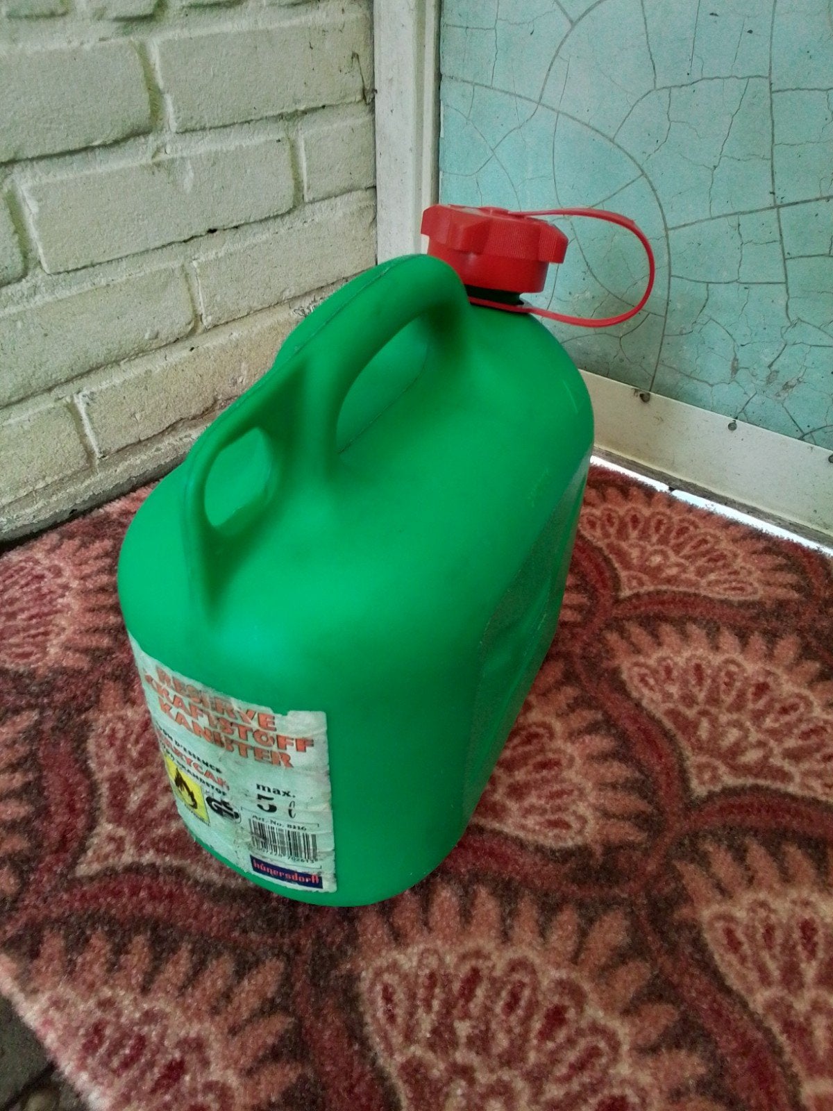 Mooie Jerrycan (Groen/Rood) 25cm/25cm/14cm Maximaal 5 Liter, Auto diversen, Ophalen of Verzenden, Zo goed als nieuw