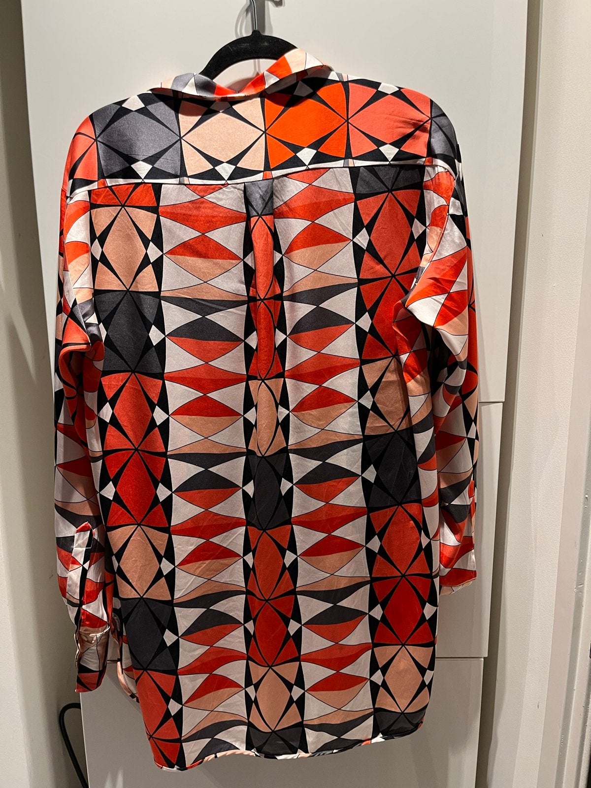 Aglini zijden blouse met geometrische print 42 44, Kleding | Dames, Verzenden, Zo goed als nieuw, Maat 46/48 (XL) of groter, Rood