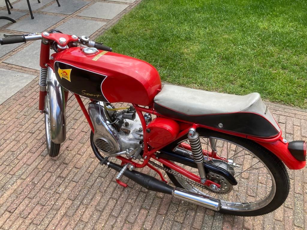 Vivi sport, Fietsen en Brommers, Brommers | Oldtimers, Maximaal 45 km/u, Ophalen, Overige merken, 4 versnellingen