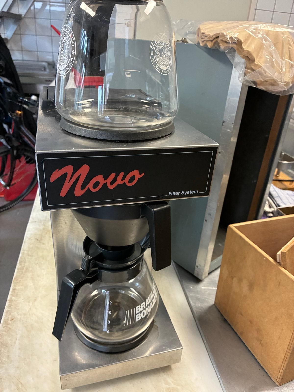 Novo Filter System Koffiezetapparaat - Bravilor Bonamat, Gebruikt, 10 kopjes of meer, Koffiemachine, Gemalen koffie