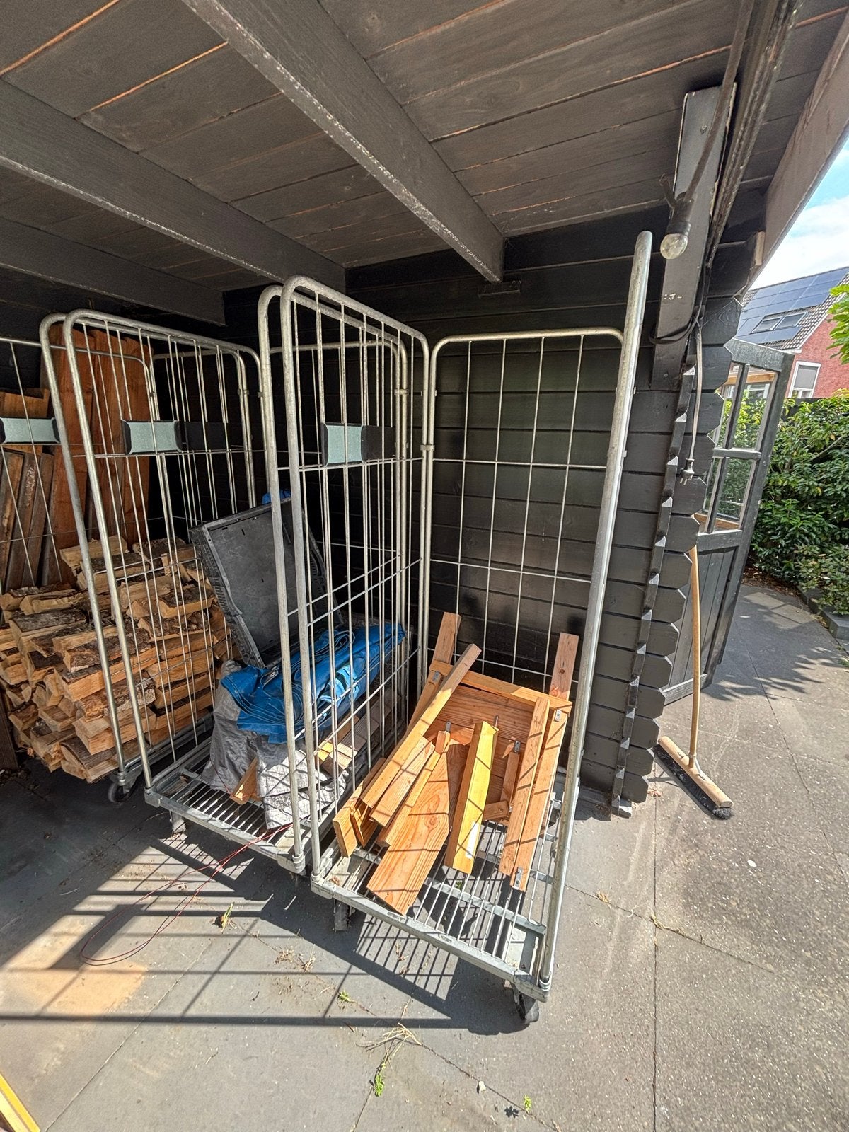 Metalen rolcontainers voor opslag of transport, Ophalen