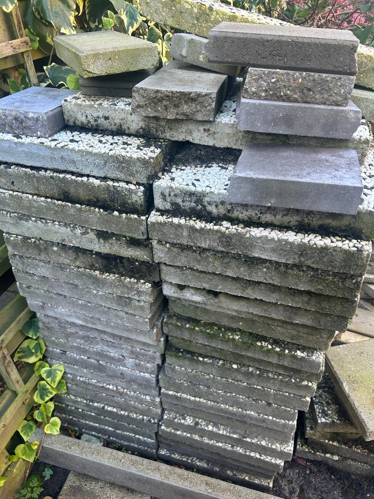 Gratis 40 Grindtegels, Ophalen, Gebruikt, 5 tot 10 m², Beton
