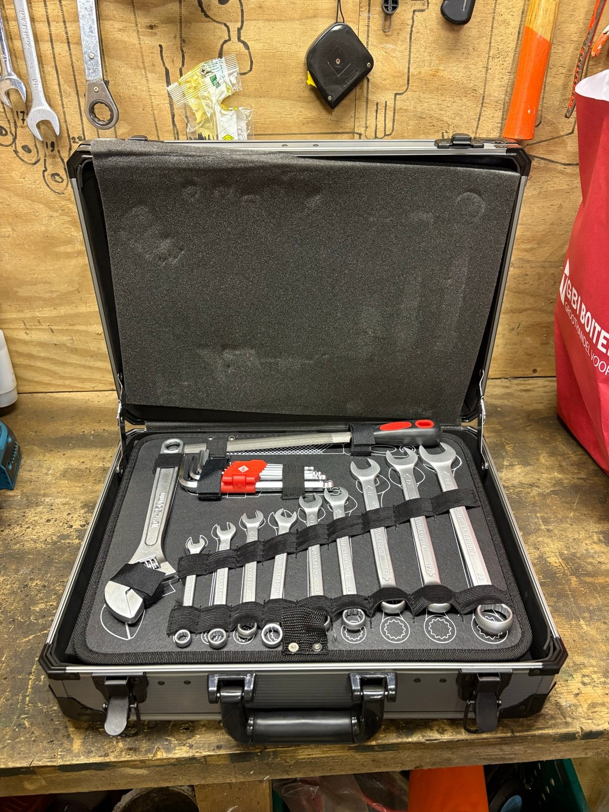 Nieuwe Airpress Gereedschapskoffer 127-delig, Ophalen of Verzenden, Nieuw, Gereedschapsset, Overige merken