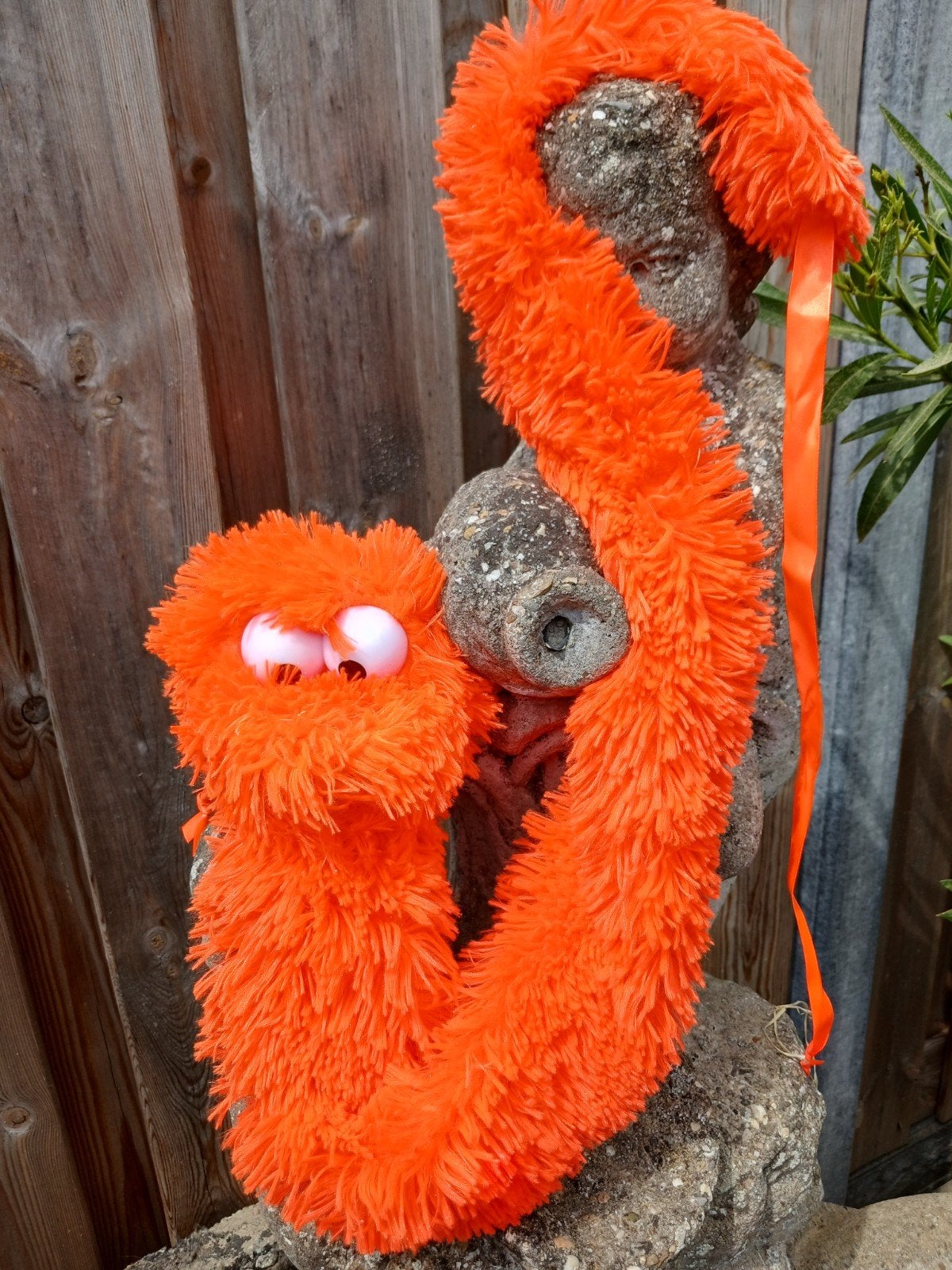 Oranje grote Beesie sjaal handpop wuppie, Ophalen of Verzenden, Overige binnenlandse clubs