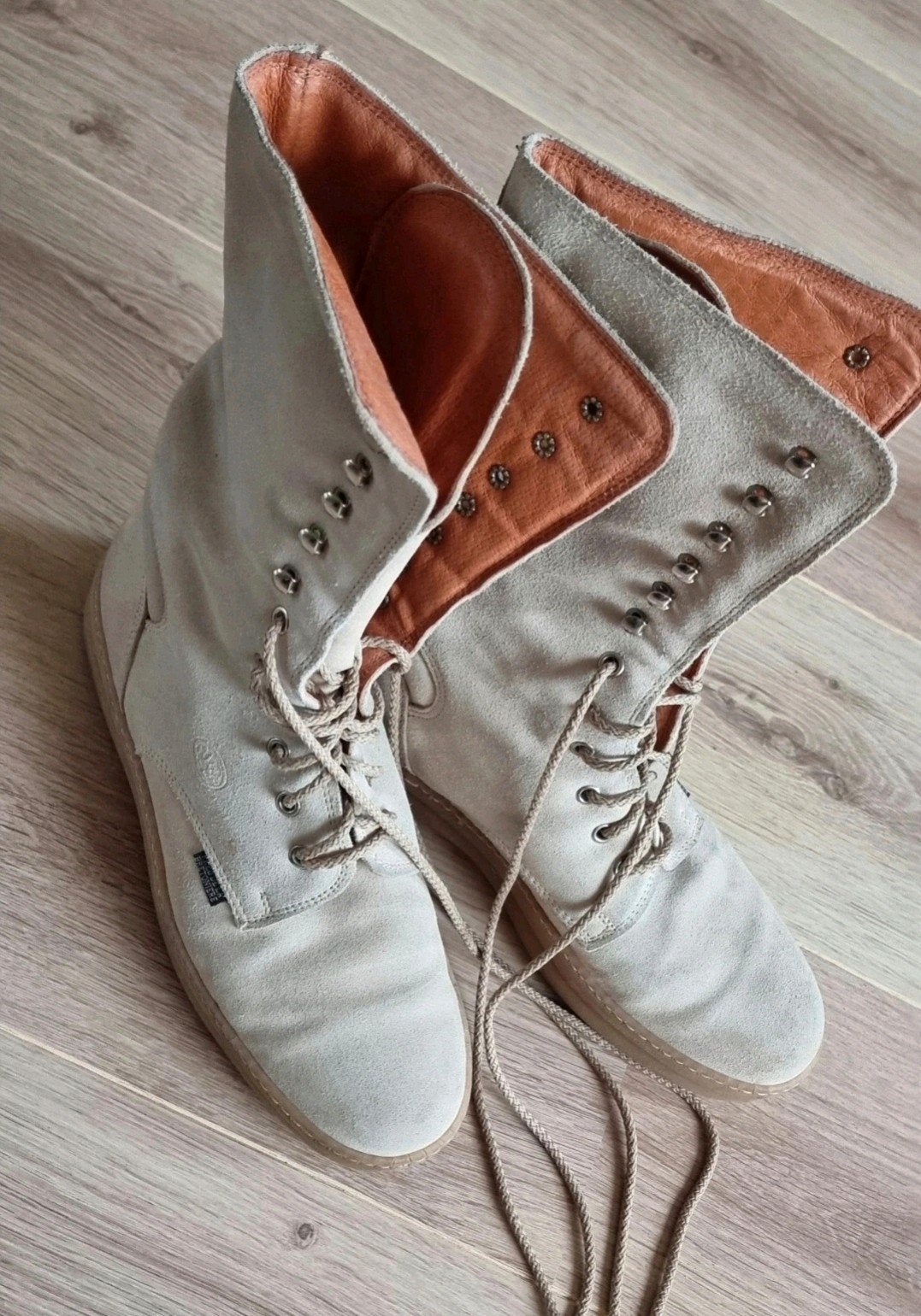 Halfhoge suede laarzen van Fred de la Bretonniere mt40, Fred de la Bretoniere, Beige, Lage of Enkellaarzen, Ophalen of Verzenden