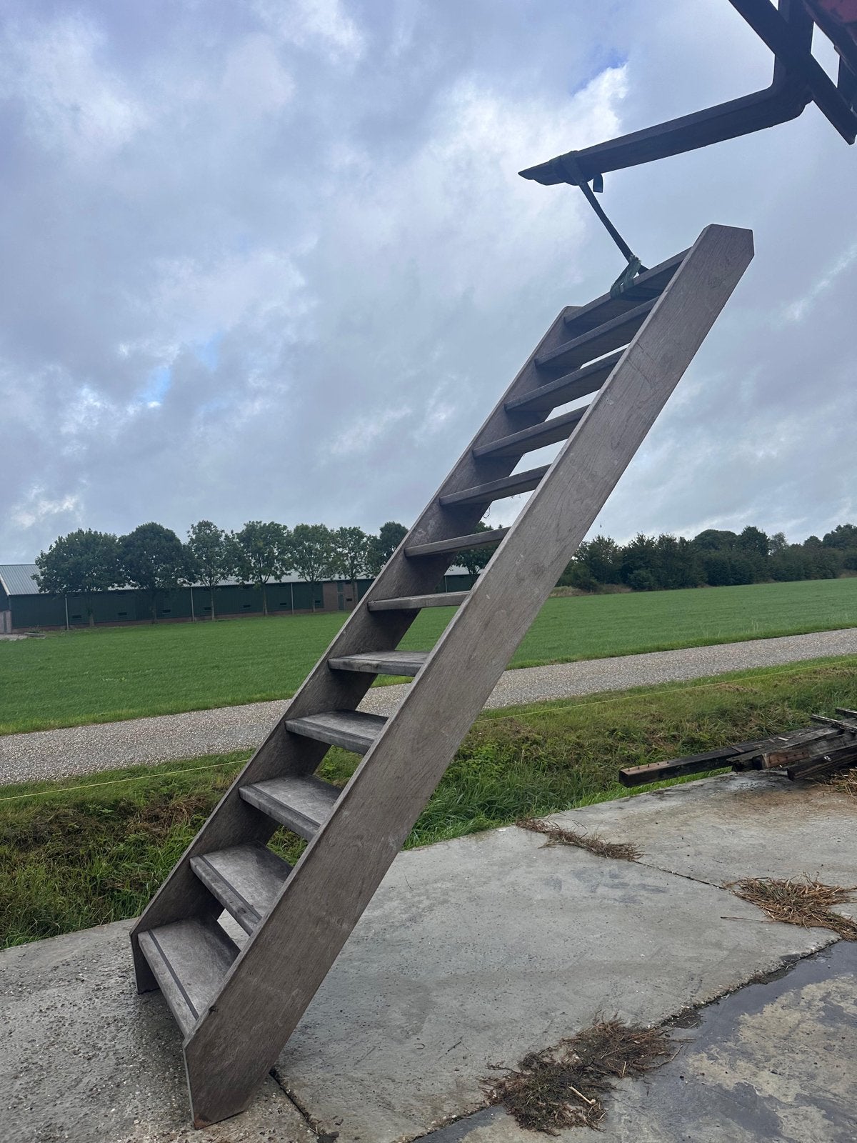 Hard houten trap, Doe-het-zelf en Verbouw, Ladders en Trappen, Ophalen, Gebruikt, Trap, 2 tot 4 meter