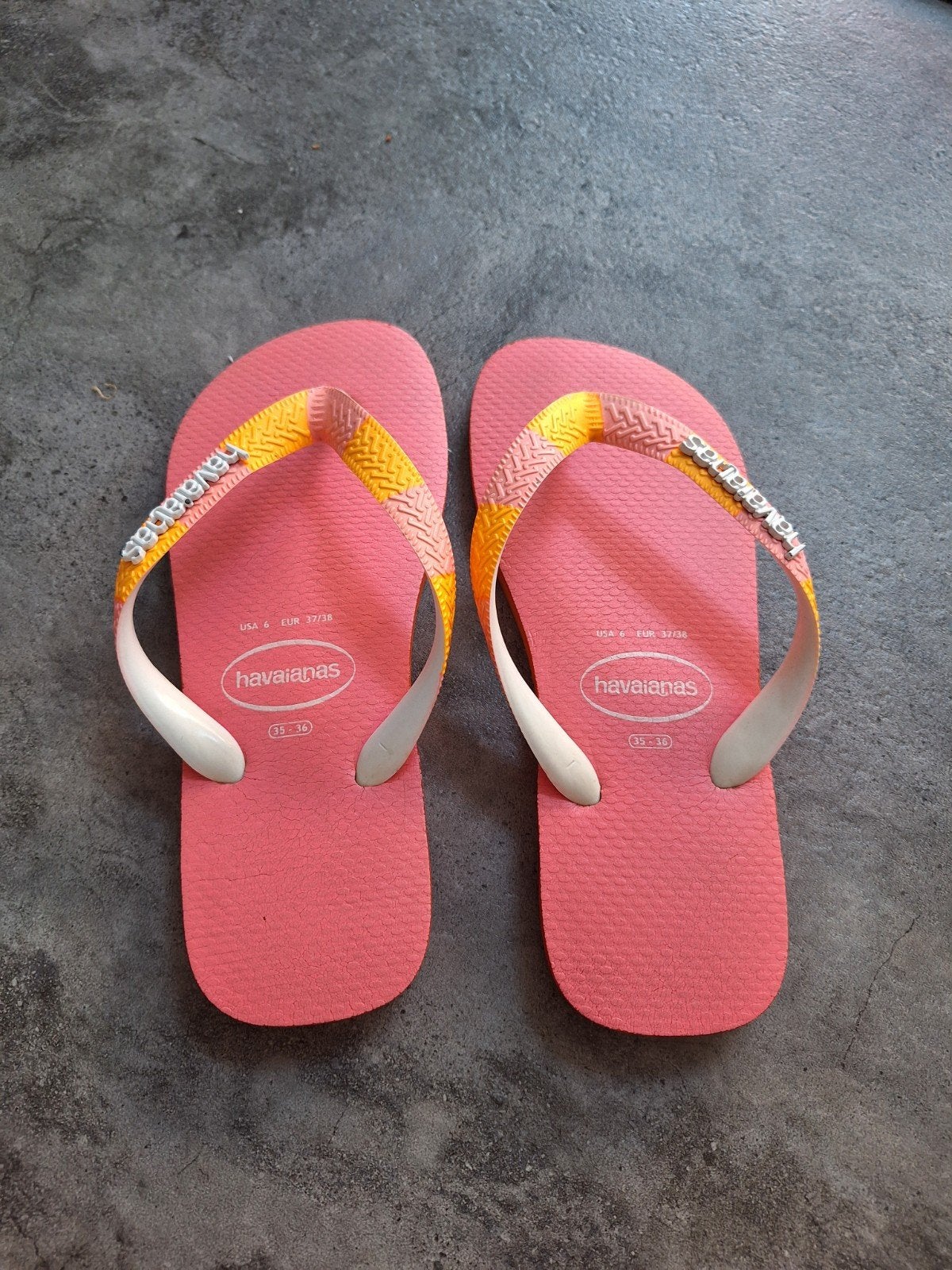 Geweldige neon teenslippers maat 35-36 van Havaianas!, Meisje, Schoenen, Ophalen of Verzenden, Zo goed als nieuw