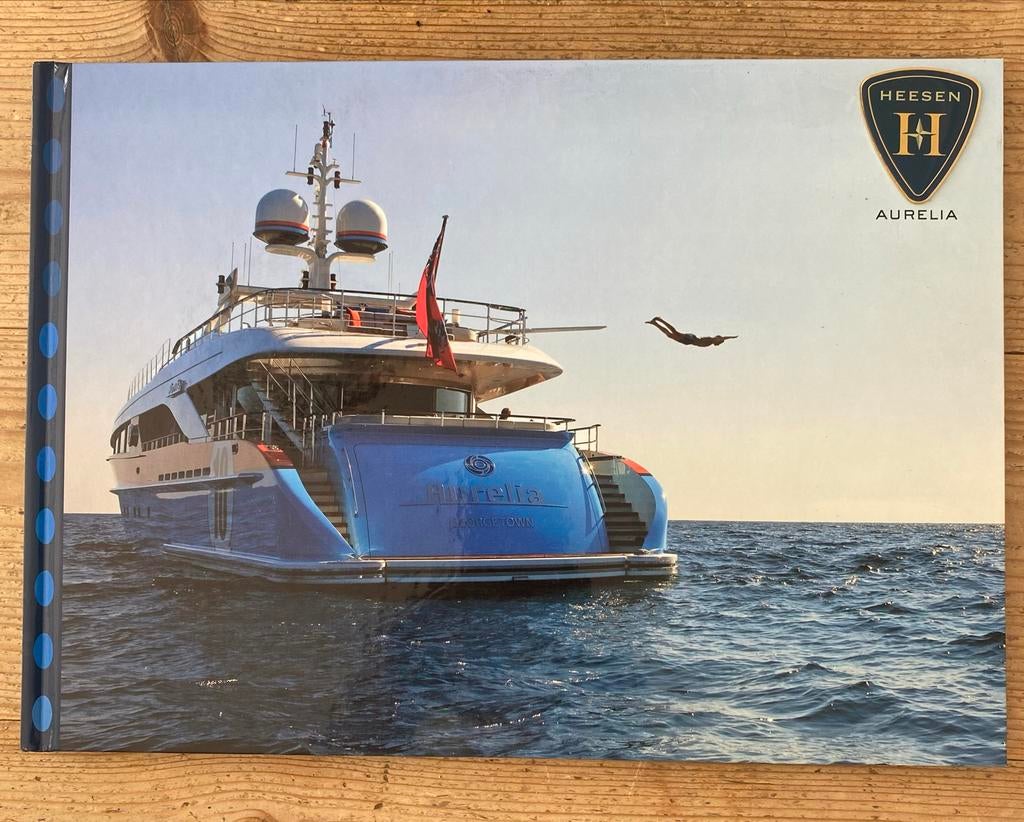 Heesen Aurelia Jacht boek - Luxe Jacht Specificaties, Ophalen of Verzenden, Zo goed als nieuw, Boek of Tijdschrift