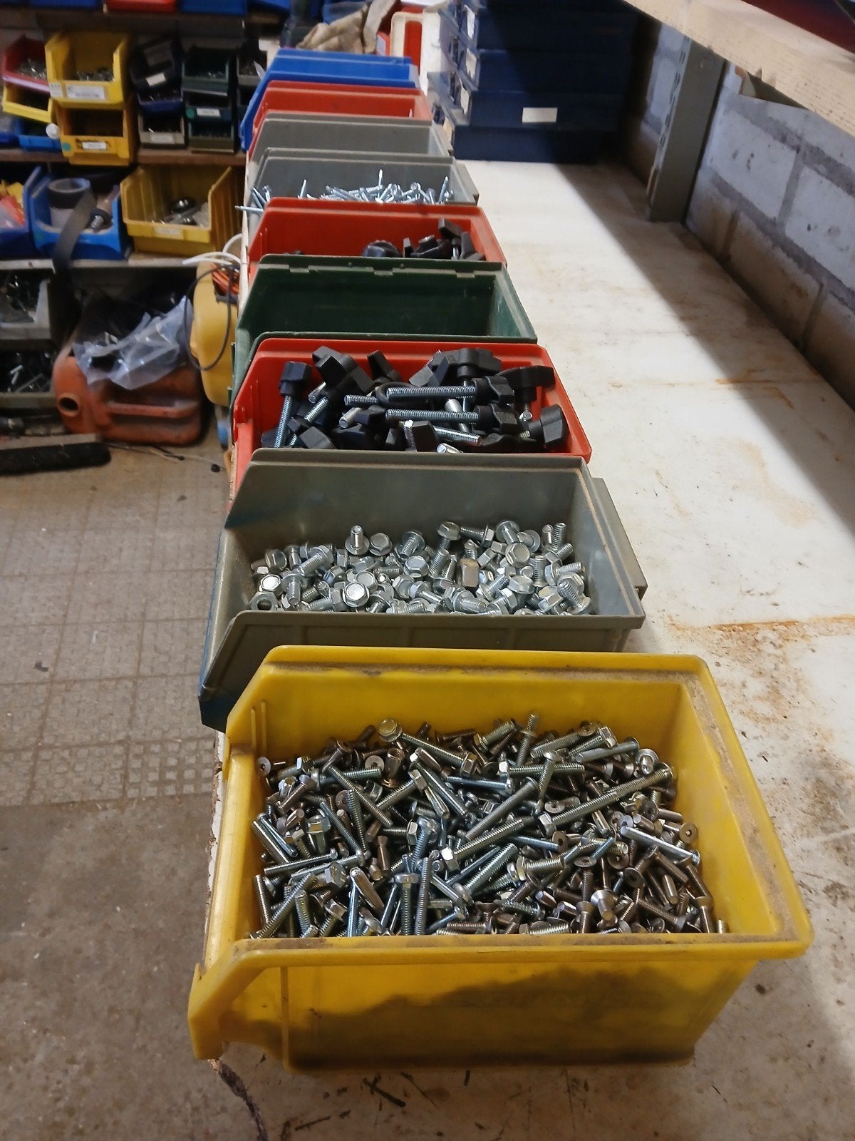 Diverse Bevestigingsmaterialen: Schroeven, Bouten, Pluggen, Ophalen, Gebruikt, Overige typen