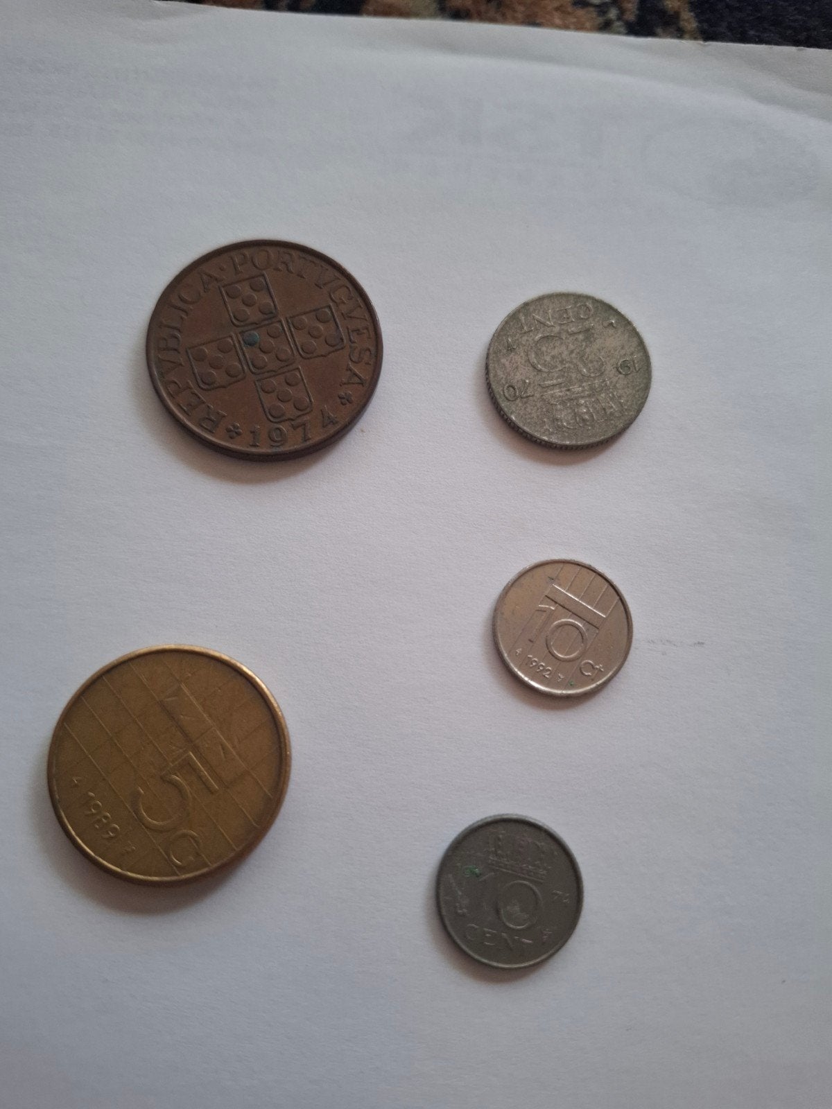 Diverse munten: Portugese Escudo, Nederlandse guldens, Postzegels en Munten, Munten | Nederland, Ophalen of Verzenden, Koningin Juliana