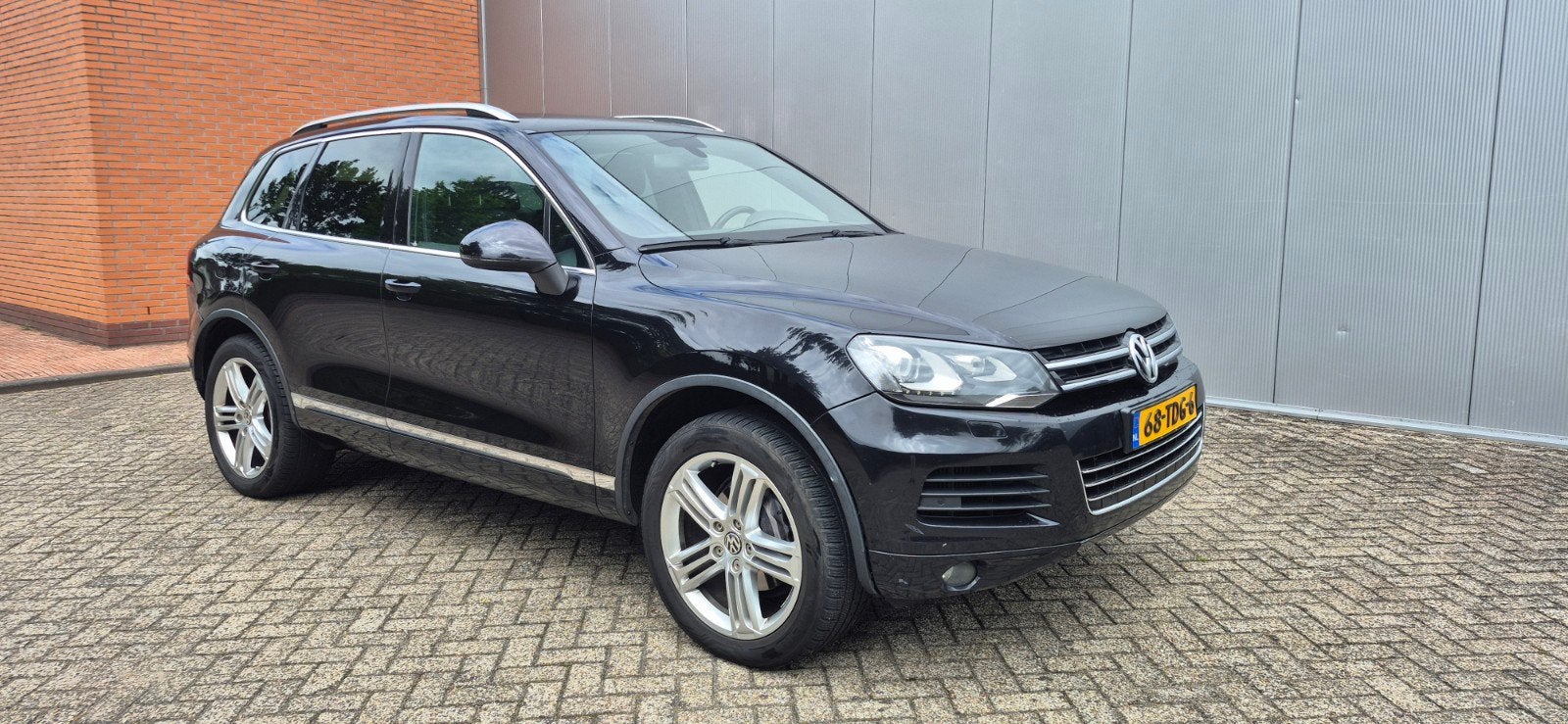 Volkswagen Touareg, nl auto. apk juli 2027, goed onderhouden, Automaat, Zwart, Zwart, Diesel