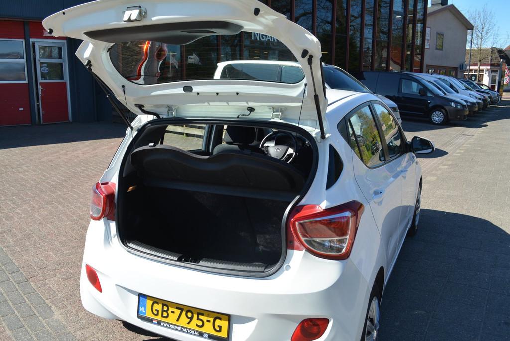 Hyundai I10 1.0i i-Motion Comfort, Auto's, Hyundai, Voorwielaandrijving, Euro 5, Stof, Gebruikt