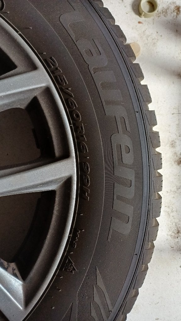 Winterbanden 215/60 R16, Auto-onderdelen, Ophalen, 16 inch, Winterbanden, Band(en)