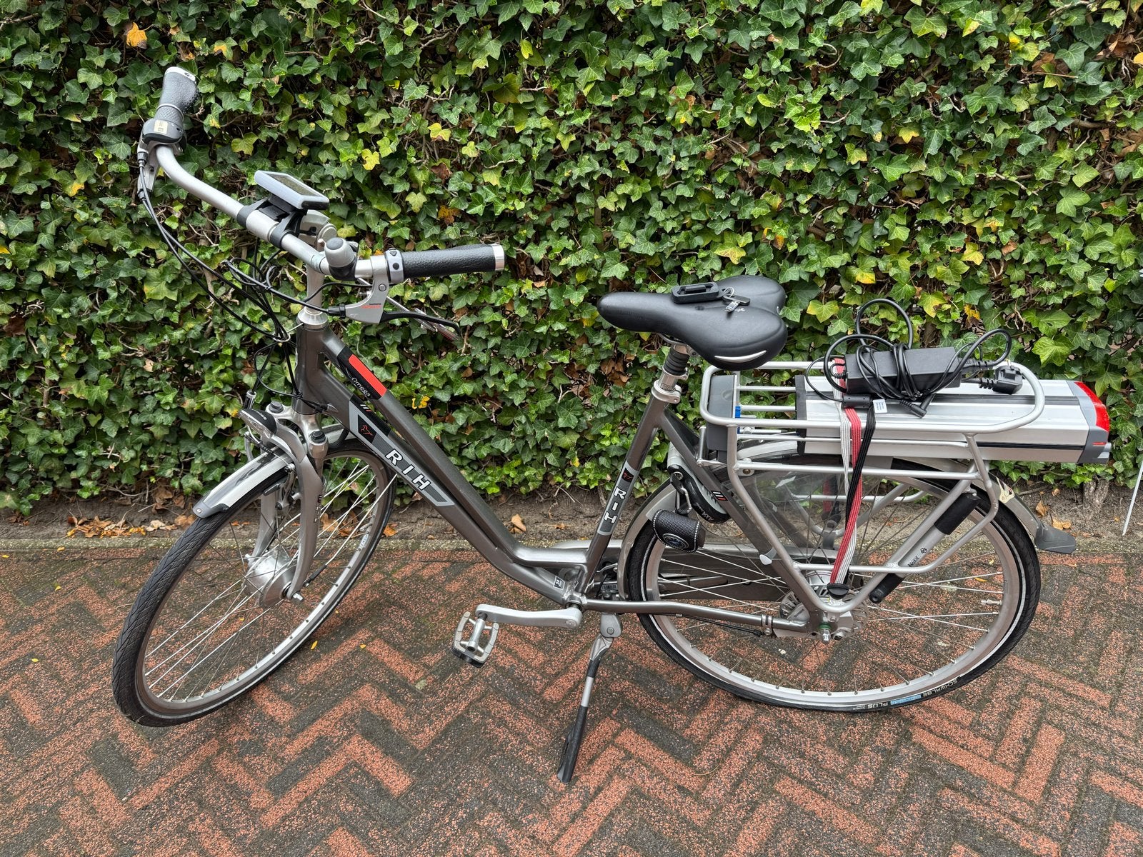 RIH Omega E-bike met defecte accu en band, framehoogte 54 cm, Minder dan 30 km per accu, Gebruikt, 51 tot 55 cm, Ophalen