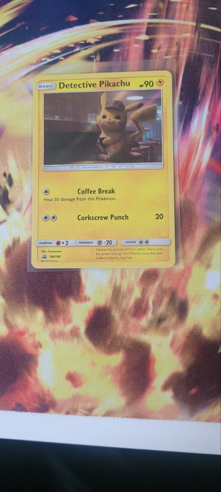 Detective Pikachu Pokémon Kaart - Leuke Pikachu, Ophalen of Verzenden, Zo goed als nieuw, Losse kaart