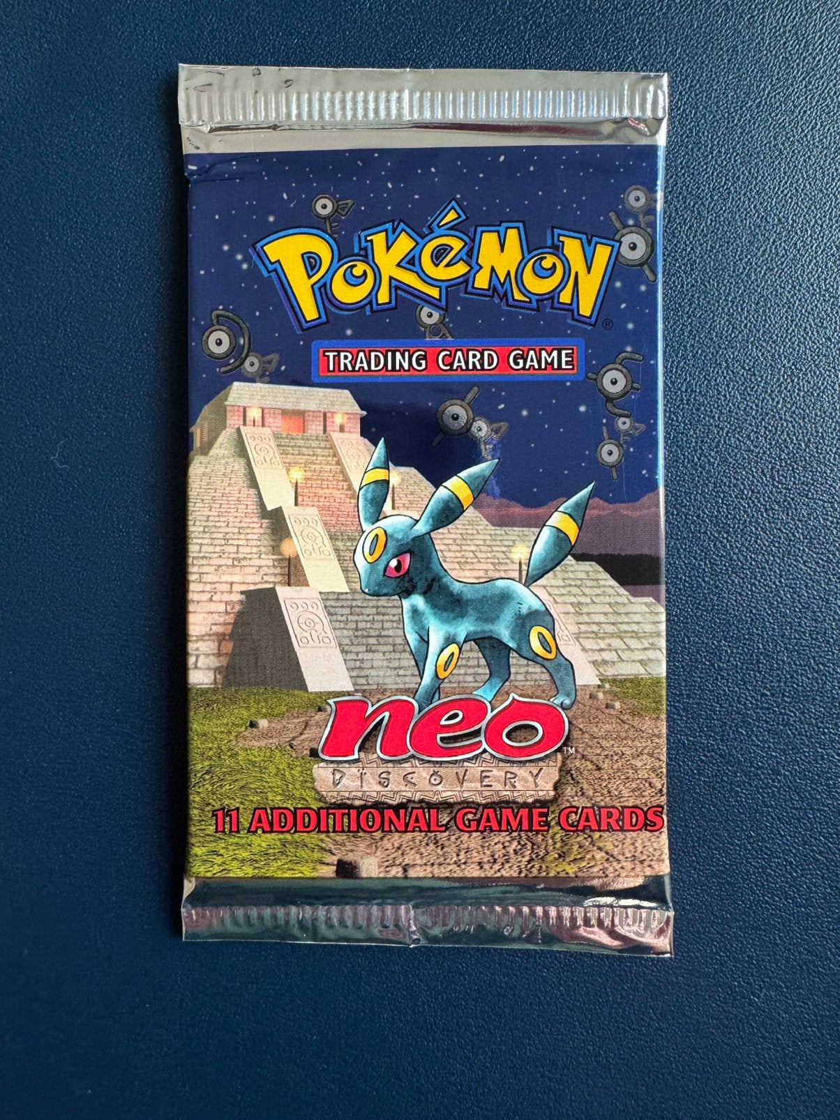 Pokemon HEAVY sealed Neo Genesis Booster Pack - Umbreon Art, Hobby en Vrije tijd, Verzamelkaartspellen | Pokémon, Ophalen of Verzenden