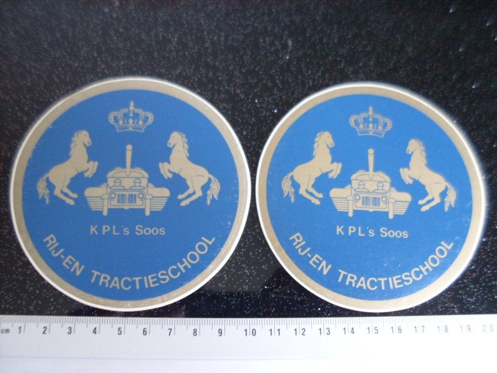2x sticker KPL's Soos rijschool tractieschool logo embleem, Verzamelen, Verzenden, Zo goed als nieuw, Bedrijf of Vereniging
