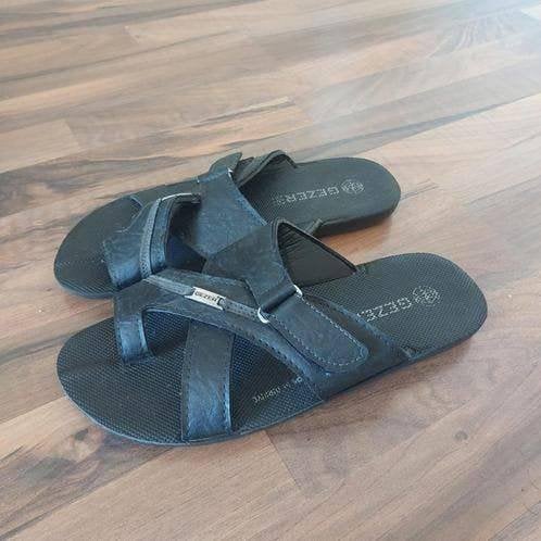 Zwarte slippers van Gezer, Maat 44, Ophalen of Verzenden, Gedragen, Zwart