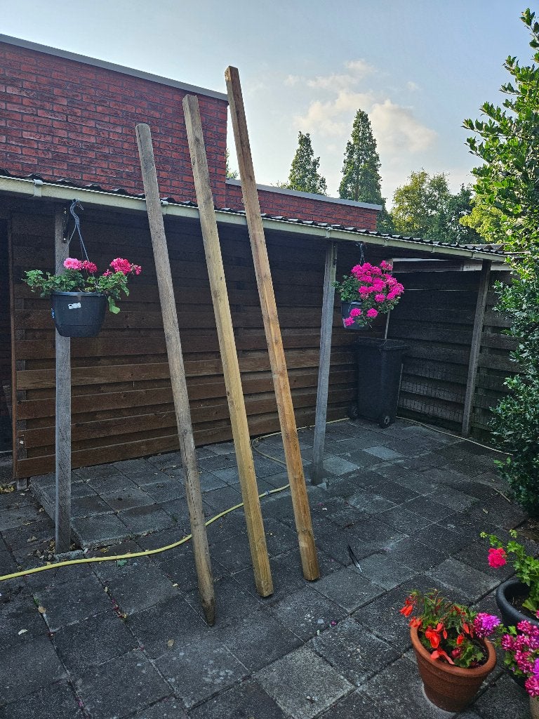3 MOOIE LANGE HOUTEN PALEN., Tuin en Terras, Palen, Balken en Planken, Palen, 250 cm of meer, Ophalen