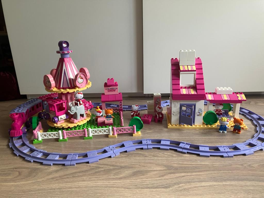 Grote set Hello Kitty Duplo, Kinderen en Baby's, Speelgoed | Duplo en Lego, Ophalen of Verzenden, Duplo, Complete set, Meerdere sets