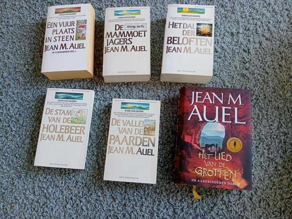 Complete serie, 6 boeken de serie de aardkinderen Jean Auel, Ophalen, Gelezen