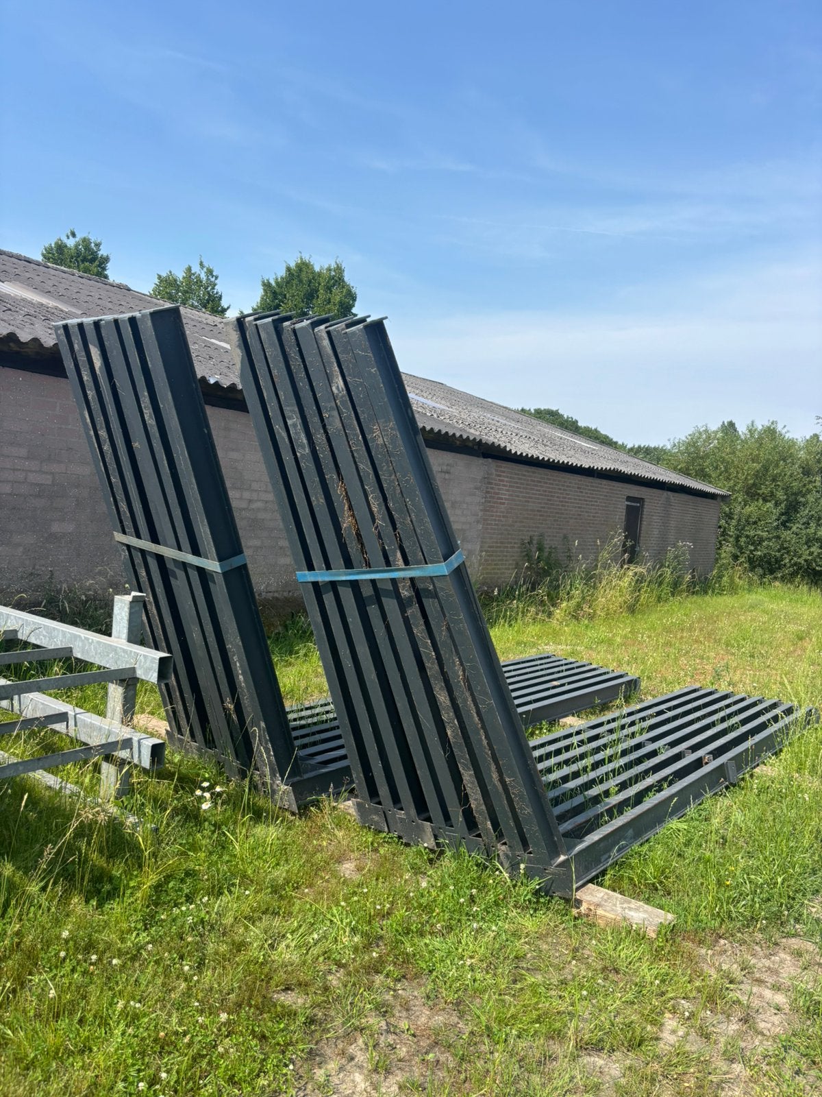 Staalconstructie dakplaten gordingen., Ophalen, Zo goed als nieuw