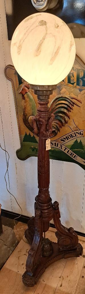Zeer mooie antieke houten vloerlamp met gemarmerde glas bol, Ophalen