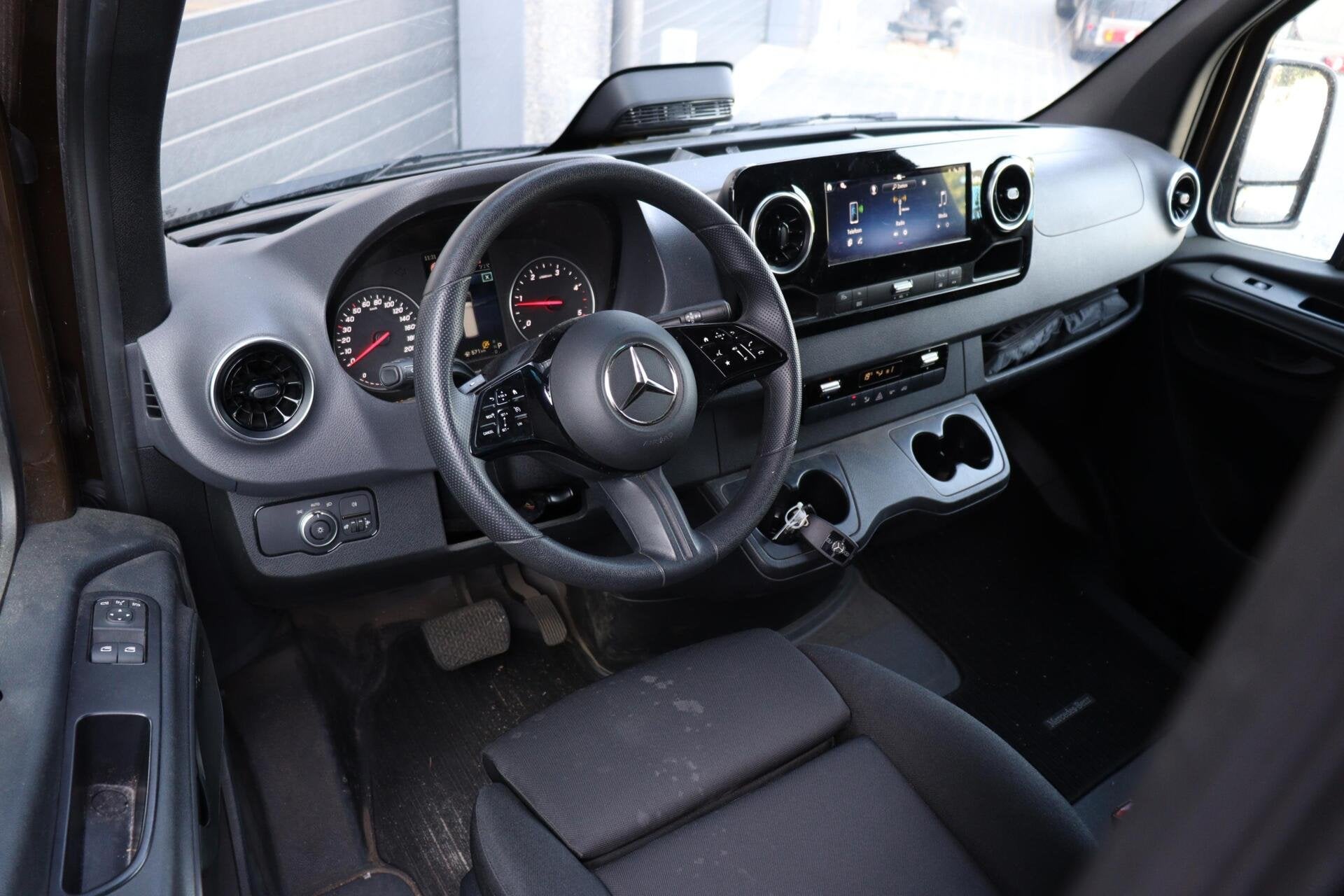 Mercedes Sprinter bestel 315 1.9 CDI L2H2 l AUTOMAAT l 10 IN, Auto's, Bestelauto's, Stof, Gebruikt, 4 cilinders, Bedrijf