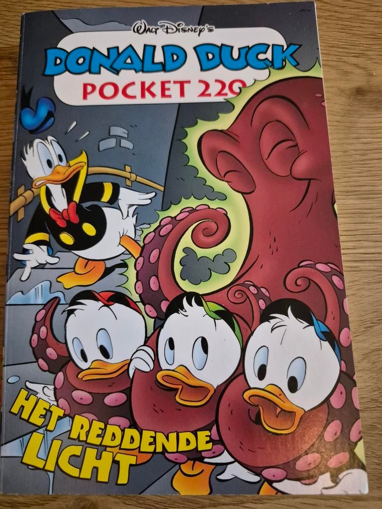Donald Duck Pocket 229: Het Reddende Licht, Ophalen of Verzenden, Zo goed als nieuw, Walt Disney, Eén stripboek